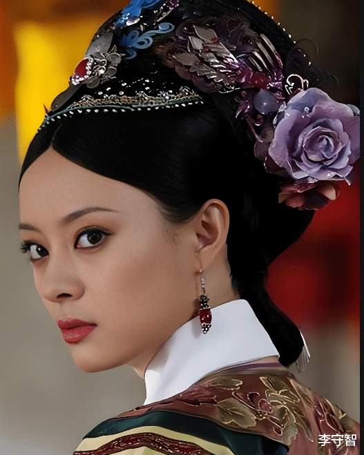 孙俪硬捧资质平庸同父异母妹妹孙艳无果，女儿小花却开始崭露头角