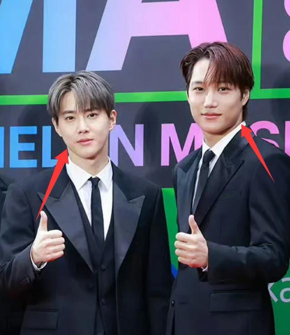 首尔这天，韩国偶像集体走红毯，没公司包装和滤镜，遍地普男普女