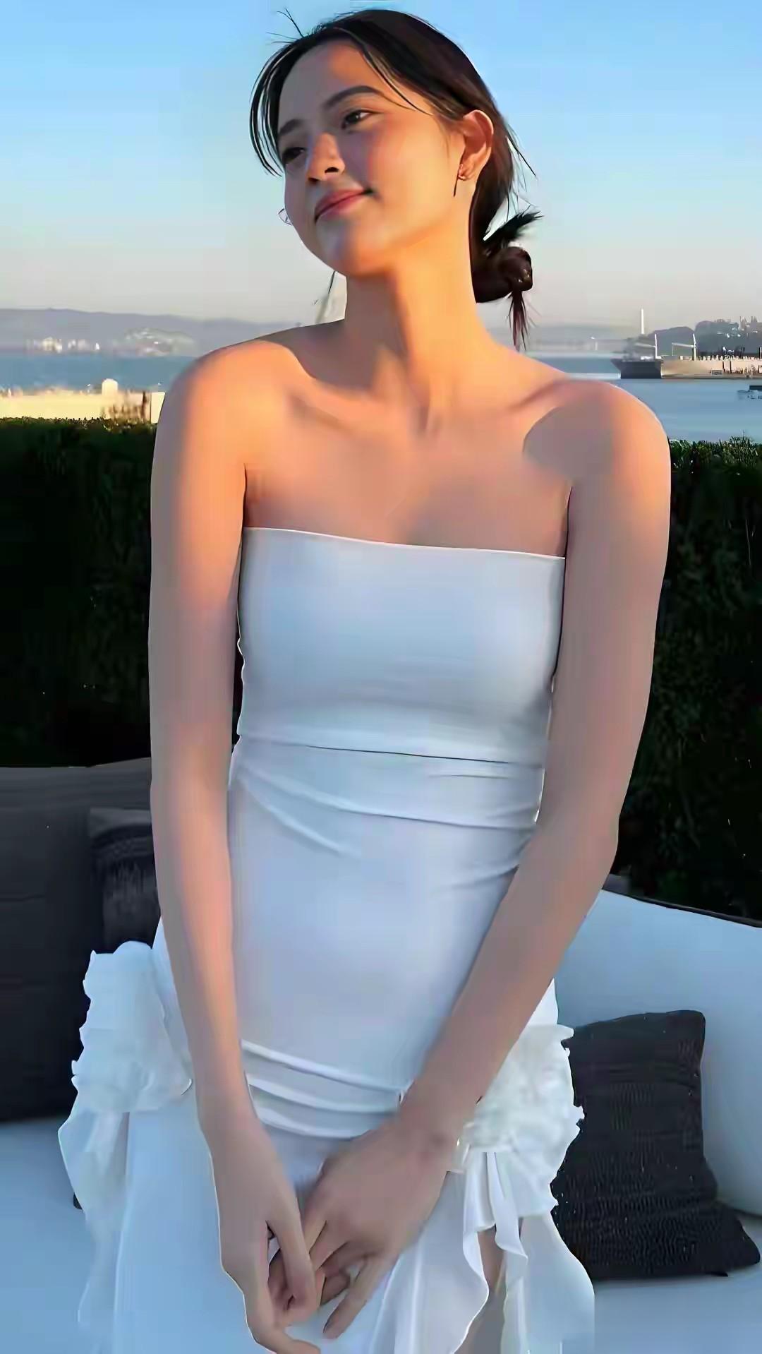 欧阳娜娜与杨超越，两种美感的碰撞与较量，谁更招人喜欢。