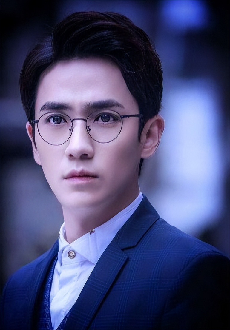 杨蓉的直觉是对的，37岁变了面相的朱一龙，给所有男明星提了个醒