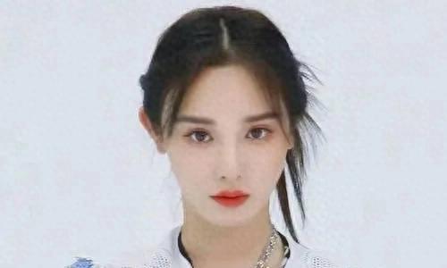 彭小苒：从主持到荧幕的璀璨绽放