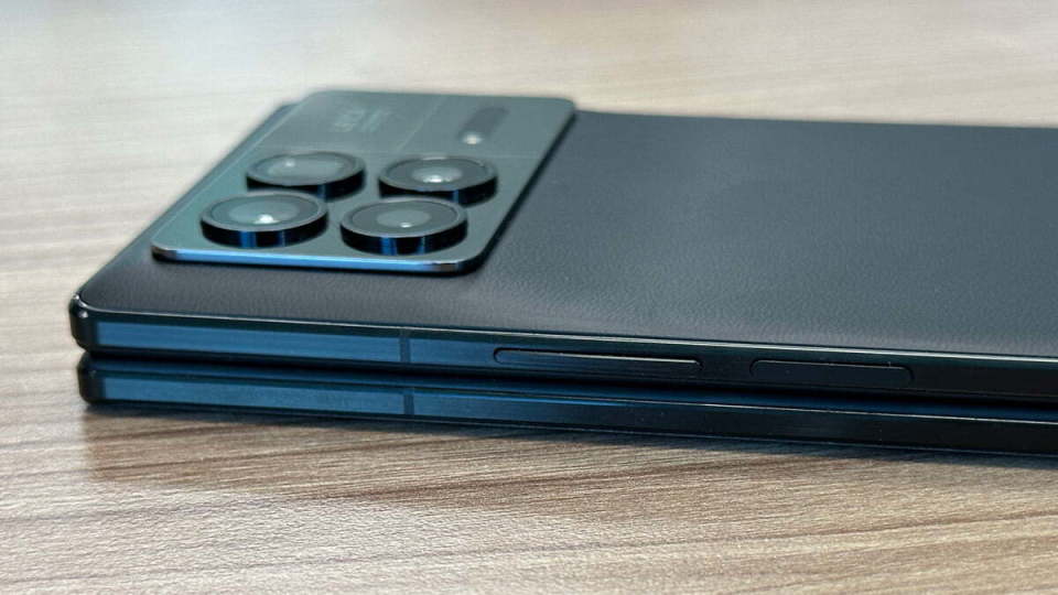 小米堅決清倉，從9999元跌至5921元，5000萬四攝+E6旗艦屏