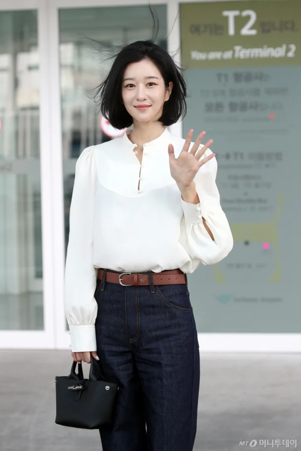 韩国知名女星澄清与金秀贤“情侣关系传闻”