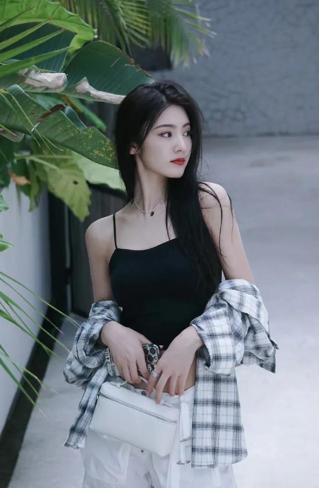 娱乐圈惊现宝藏女神，她为啥这么火？