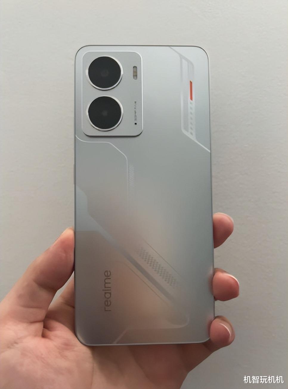 僅880元的滿級三防機！機甲外觀+大電池續航+首發新神U