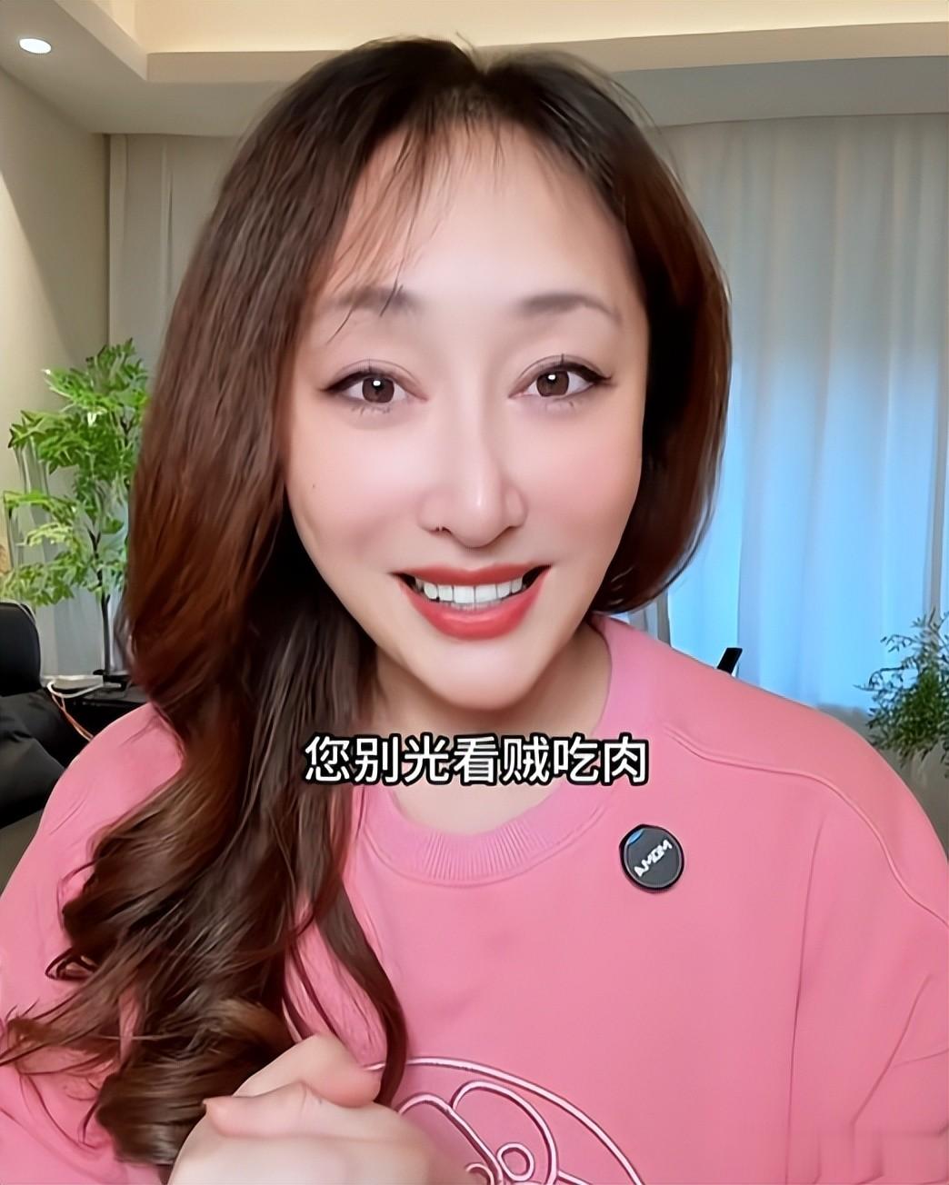 知名主持人王洋，做主持人时底薪3000块，今转行自媒体4年月入5万