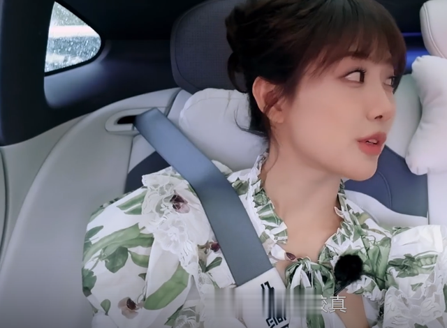 31岁李艺彤自称从来没有谈过恋爱，不寂寞和孤单，只要有搭子就行