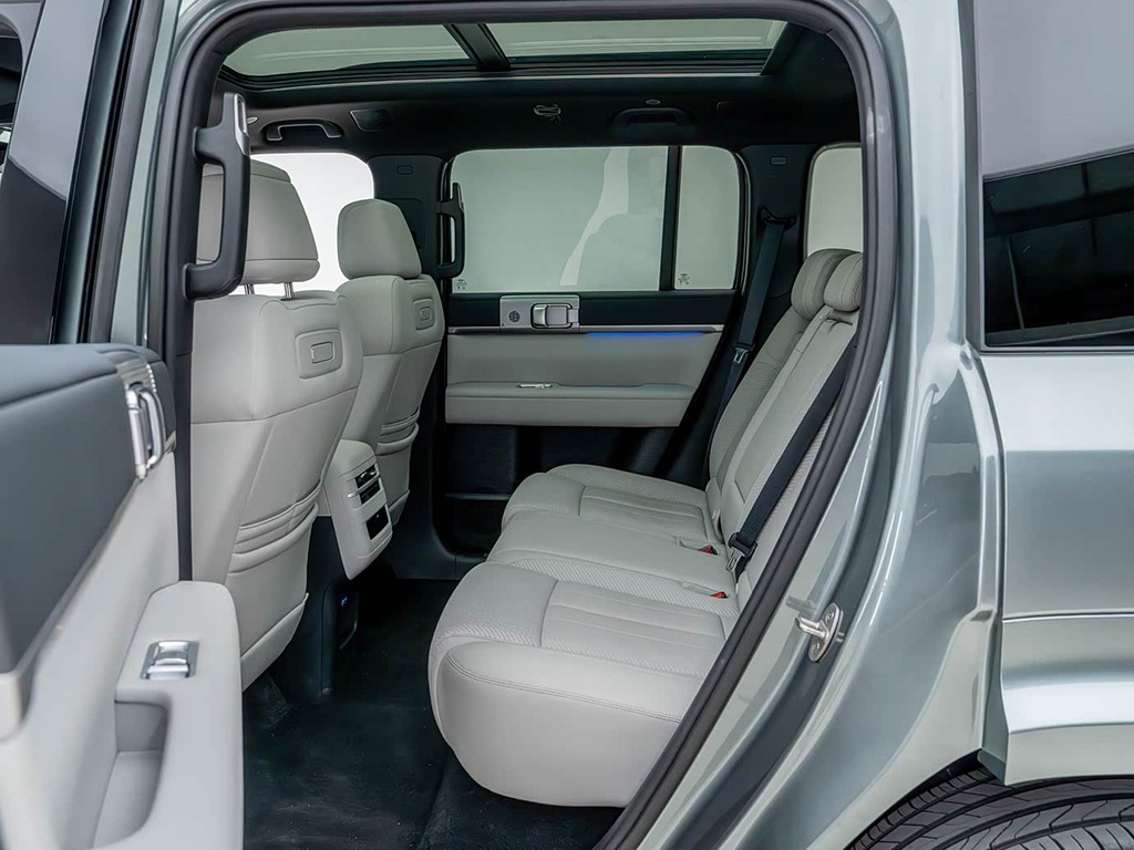 10月卖出20024辆，顶配车型占比超85%，方程豹钛7成功了？