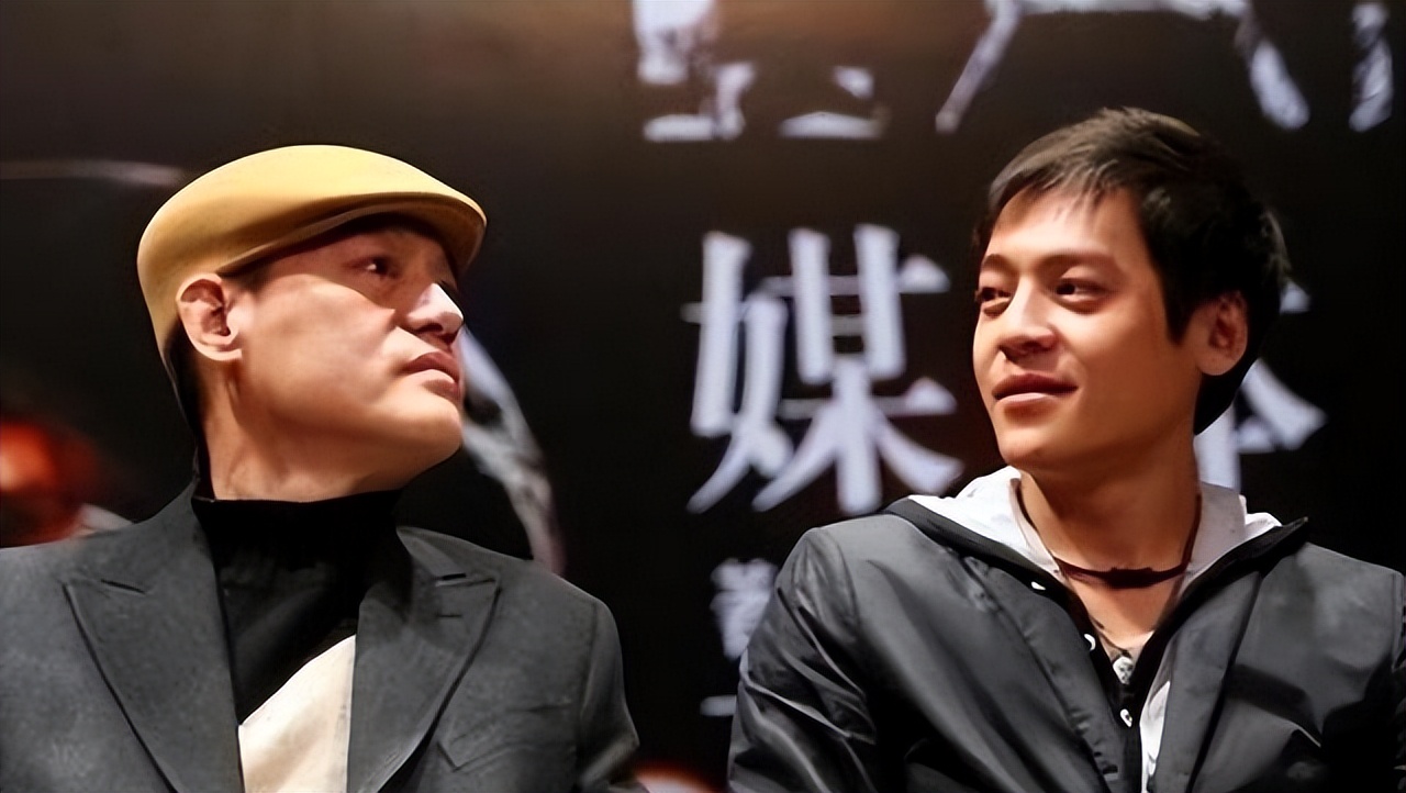 原来他是巍子的儿子，难怪长得帅演技还出色，真的是虎父无犬子