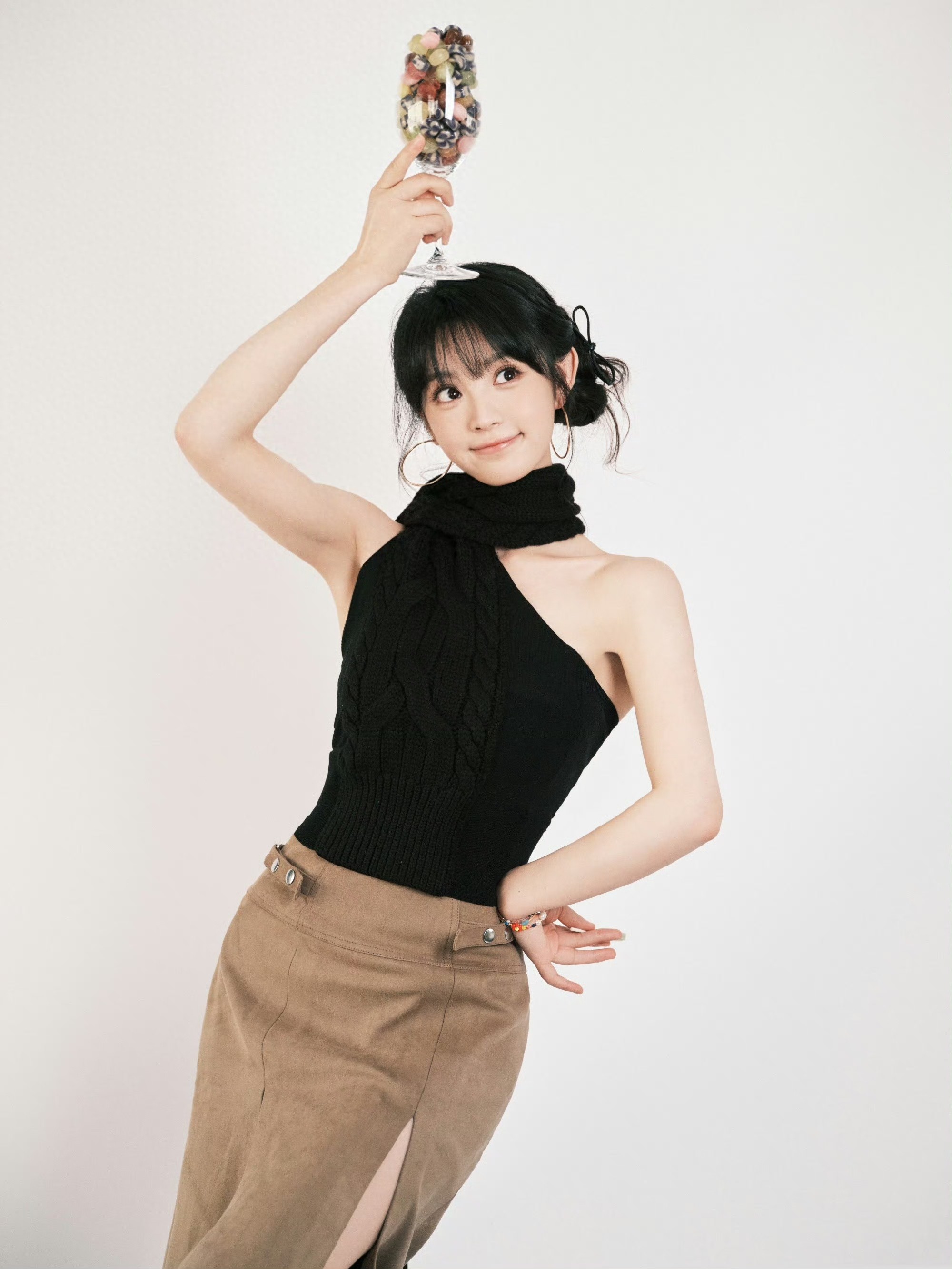 田曦薇挂颈连衣裙,今日份酸酸甜甜的小姐姐 ???