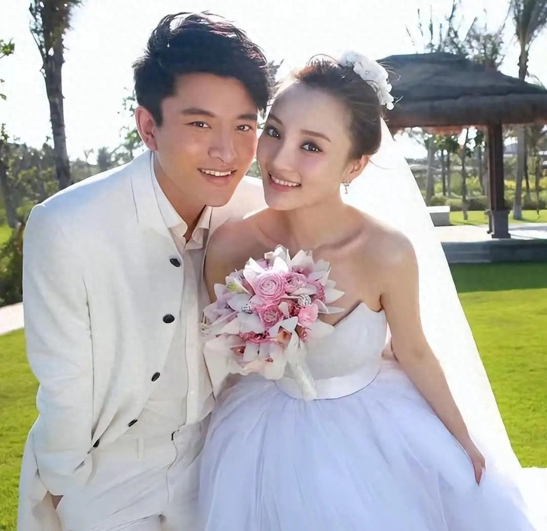 李小璐也没想到，前夫贾乃亮会因这一行为，口碑受到影响！