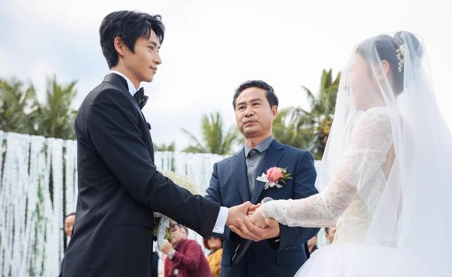 秘密恋爱14年，多年无绯闻，老婆是大学同学，他才是内娱好男人