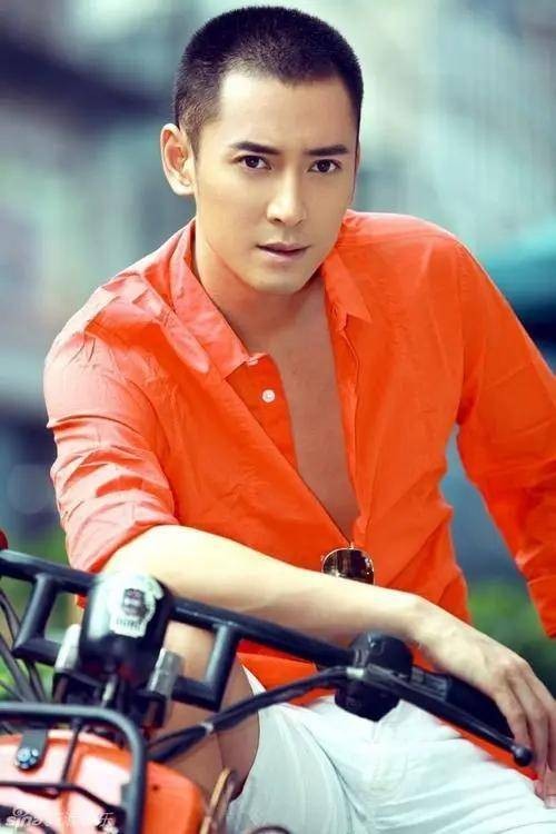 最帅杨戬演短剧，他从农民工变成演员，出道多年终究差点运气