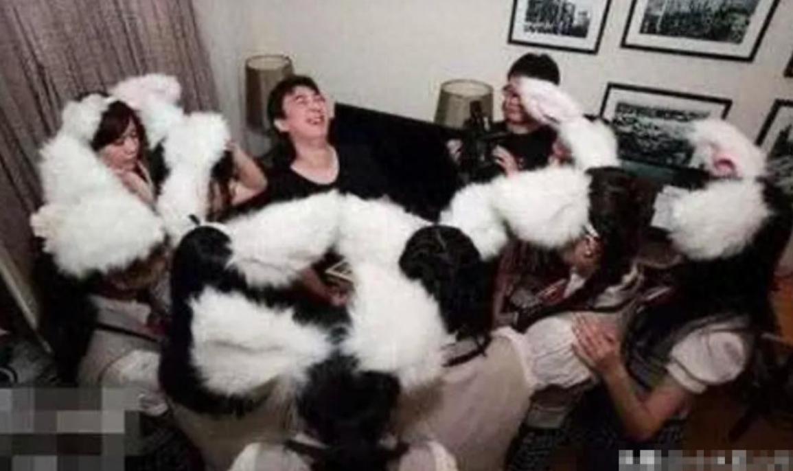 毁三观！潜规则交易、拳头塞嘴、睡遍顶流，娱乐圈阴暗面藏不住了