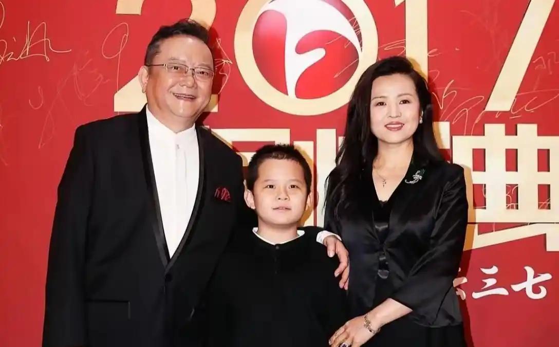 万万没想到,和王刚离婚24年的成方圆,已经成了他高攀不起的样子