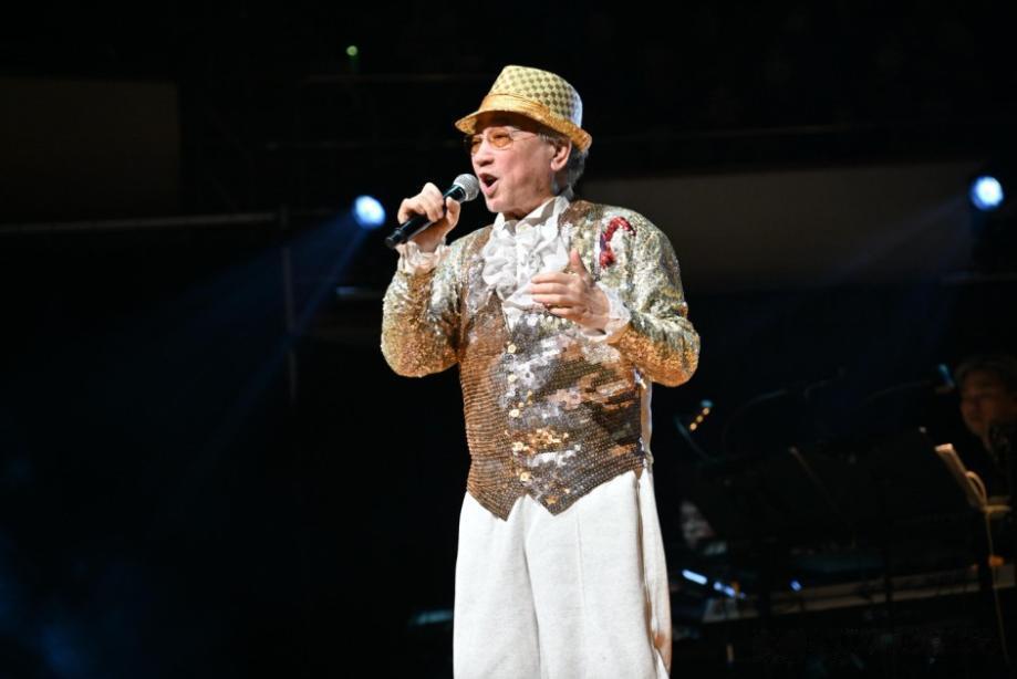 真实状况曝光！香港知名男星饱受病痛折磨多年，右眼已完全失明