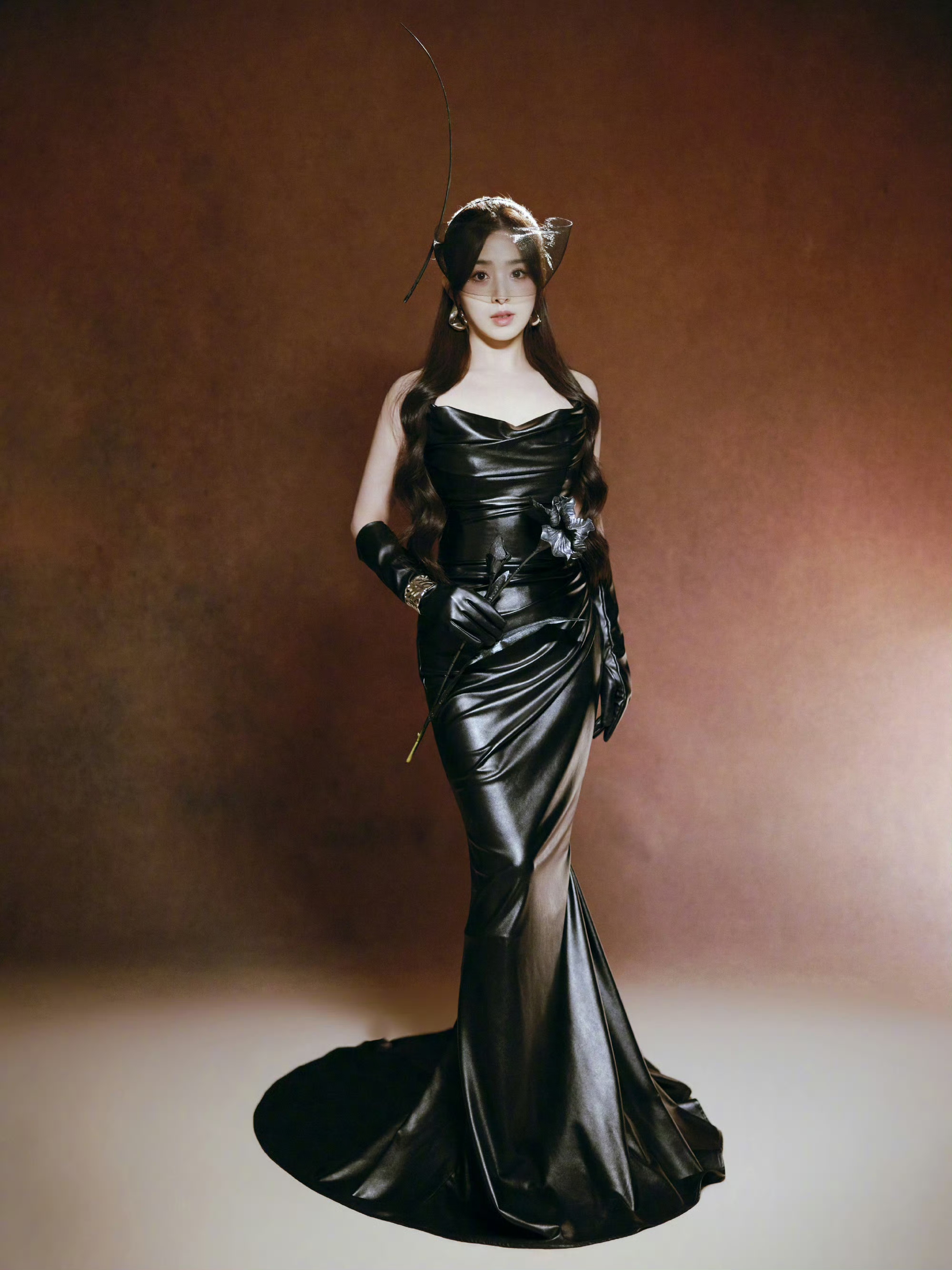 张含韵黑色玫瑰女王