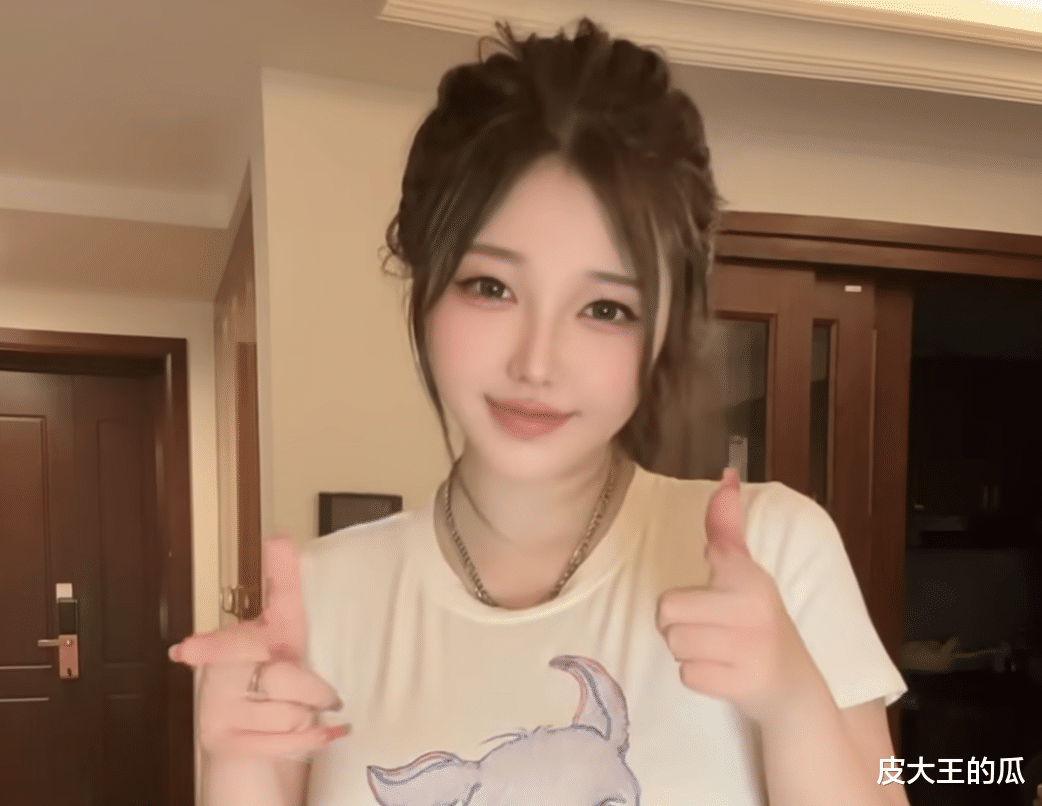 体重飙升到120斤，刘飞儿直播诉苦没人疼，担心直播时睡着打呼噜