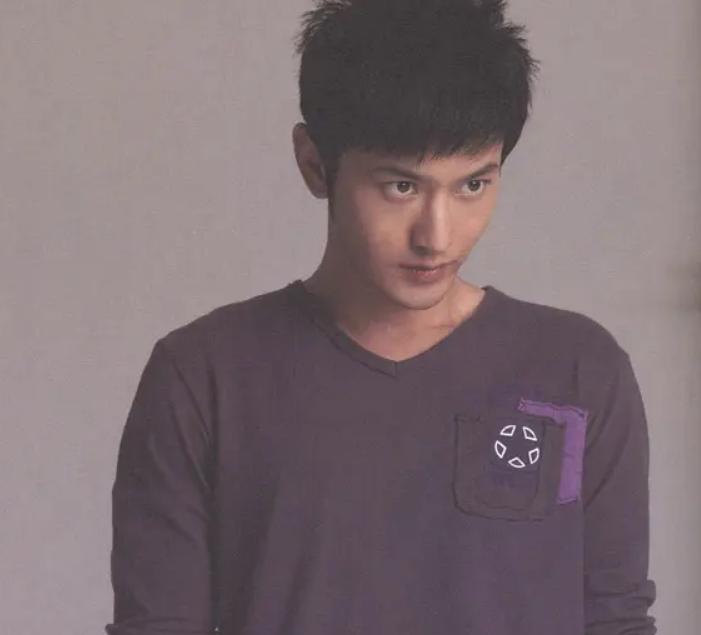 杨颖回归内娱红毯待遇惨淡，被嘲仍然没戏演，前夫事业也不如意