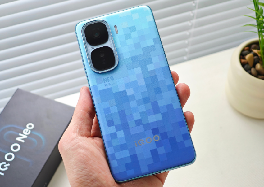 可以“闭眼买”的一款手机,骁龙8至尊版+2K屏幕,低至2379元起