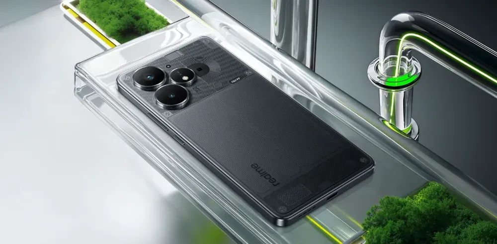 曝真我GT8 Pro沖高端，2K直屏+2億大底潛望