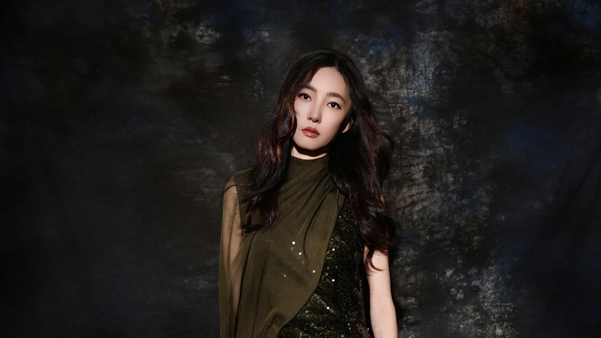 女明星，王丽坤