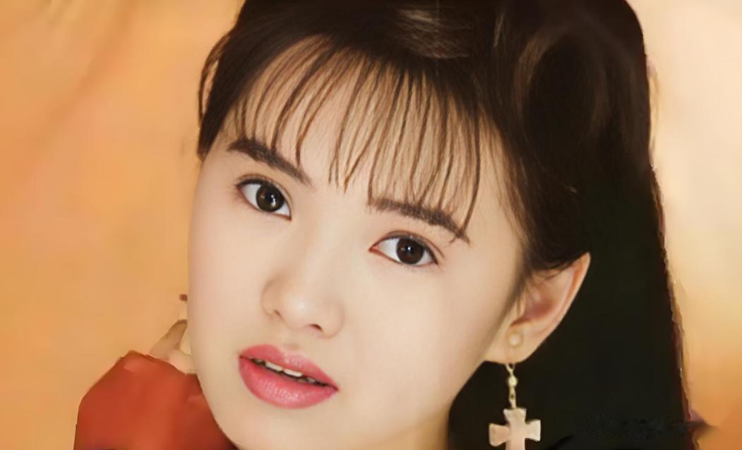 14年恋爱,9年婚姻,41岁离婚带娃,47岁再嫁,如今她被宠成公主