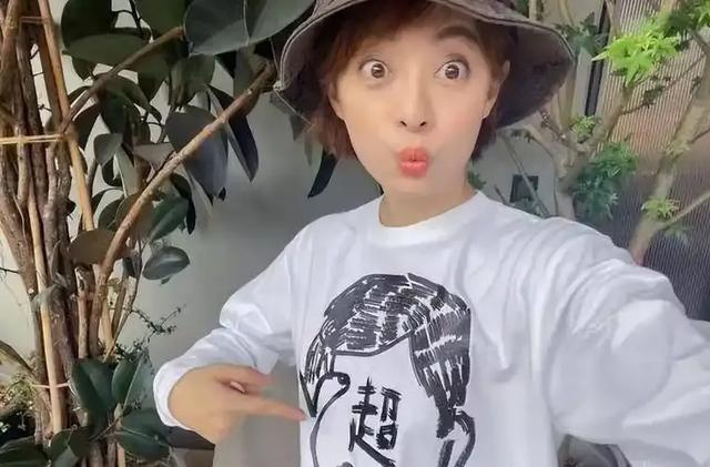 孙俪不拍戏能靠啥谋生？馄饨铺+书法展，全能型人生太爽了吧？