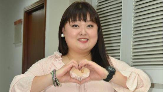 香港知名女星身体再亮红灯，走路费劲边走边喘，减重136磅后反弹