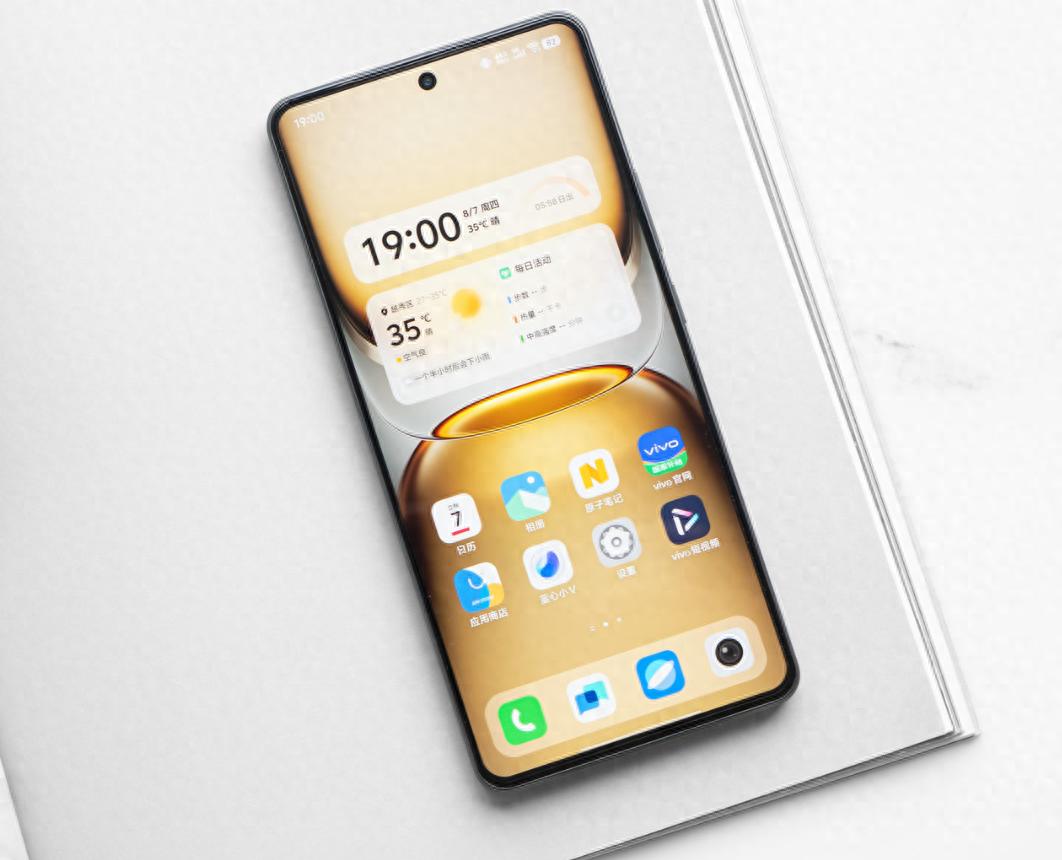 目前可以“閉眼入”的一款手機，高配低價有旗艦芯，輕松用五年