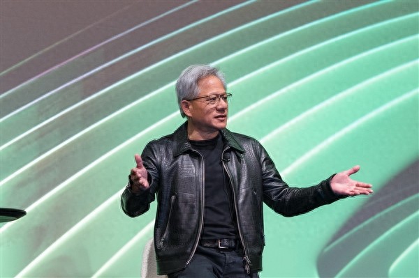 已告知中國客戶春節前出貨 欲交付最多8萬顆H200芯片：英偉達回應！