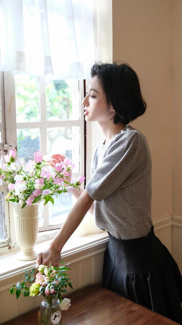 美女系列壁纸第4940期—胡连馨