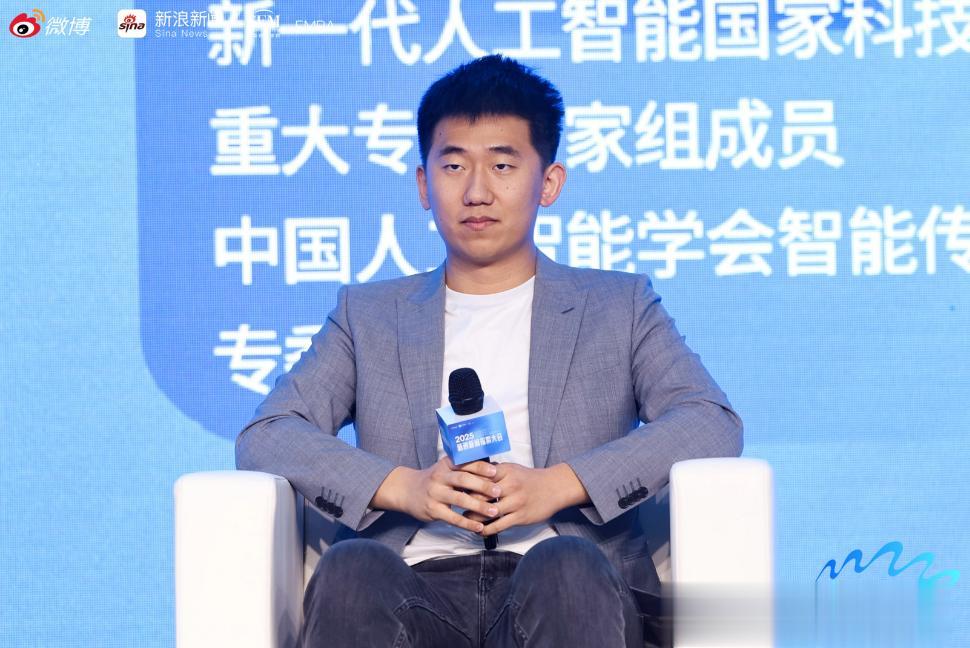 2025AI紅利爆發(fā)！新智元創(chuàng)始人與5位清華系大咖「探索對話」