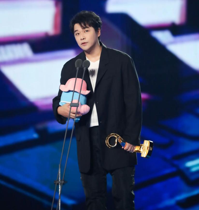 离婚4年后，陈思诚依旧风生水起 佟丽娅却不敢离开曾经的“怪圈”