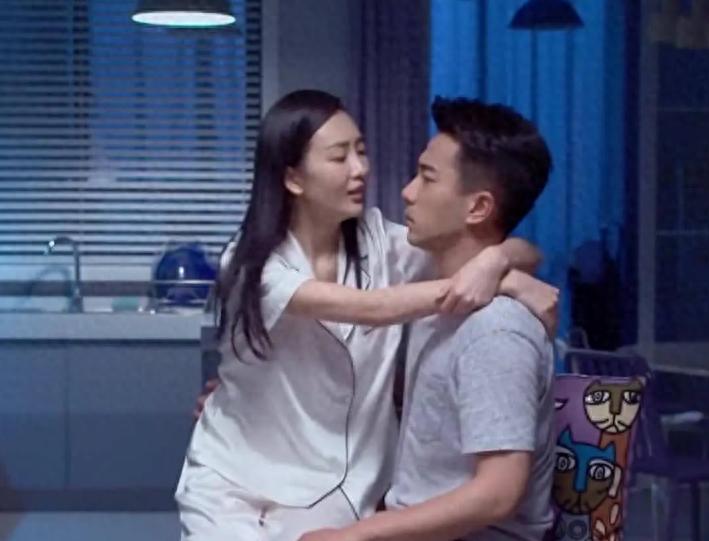 领证消息刚曝光，恶心的一幕就出现了，\回旋镖\终究扎到王鸥身上