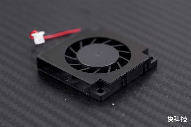 芒米AIR X掌机评测：配置豪华做工精致 入门掌机市场要洗牌了