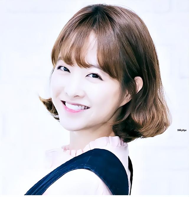 她被称为南韩史上“最强童颜” 是手握超多爆剧人气超强的90花