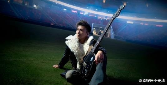 谢霆锋演唱会即将开启,谢婷婷晒兄妹童年照支持,兄妹牵手好可爱