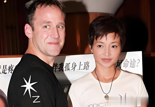 两次拒绝黎明,无视钟汉良示爱,被折磨20年后55岁的她憔悴成大妈