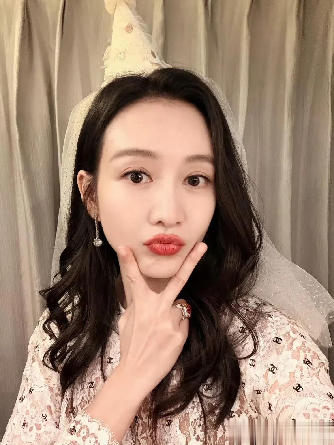 王鸥何九华被曝在南宁领证了,女儿都已经2岁,不官宣原因很简单