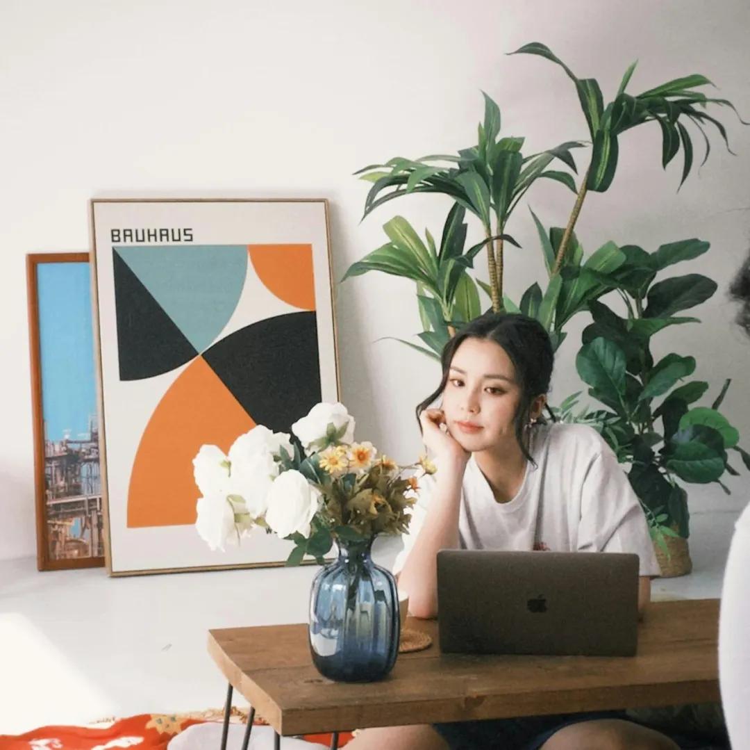 TVB小花赴纽约开学半月，称当地比想象安全，借逛唐人街排解乡愁