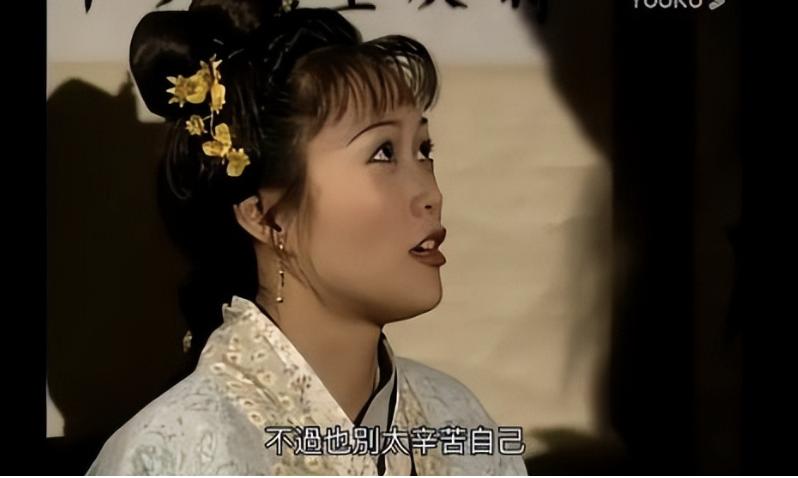 正脸美若天仙，侧脸颜值下凡接地气，这8位女星的正侧脸反差真大