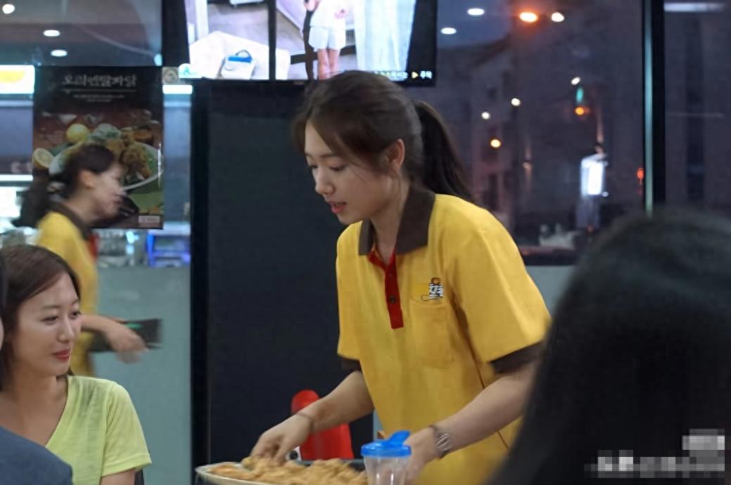 35岁朴信惠老了好多！结婚生子后没了婴儿肥，新剧演20岁女生像40