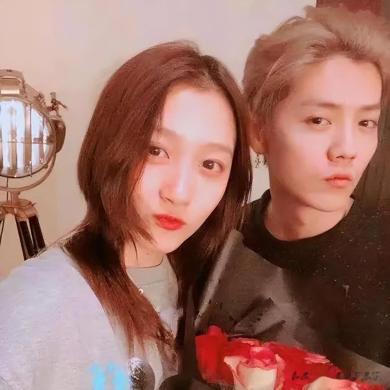 关晓彤侧面官宣分手？去年听分手歌单曲循环100多遍