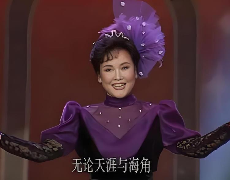 丈夫去世6年后，缺席四年春晚的李谷一已瘦到脱相，女儿相伴左右