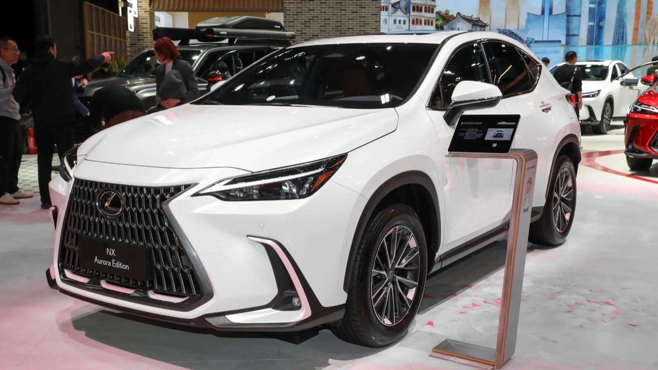 差价6万！雷克萨斯NX限定版上市，2.0L自吸对比2.5L混动，选谁？