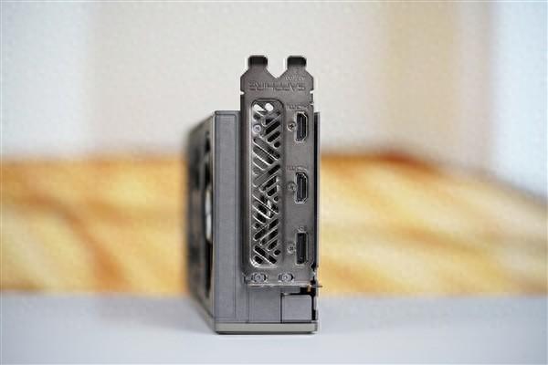 AMD下代顯卡率先升級HDMI 2.2！但卻是80Gbps殘血版