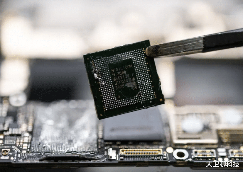 华为自研麒麟芯引发不满？ASML总裁怒批：这是在损害全球利益