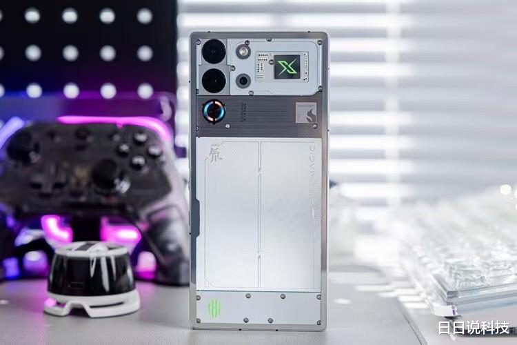 性能榜第一，頂配24GB+1TB，驍龍8至尊領先版+7500mAh+120W