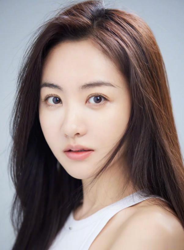 长相美若天仙，却输在了“个头太矮”，这5位女星的身高太任性了